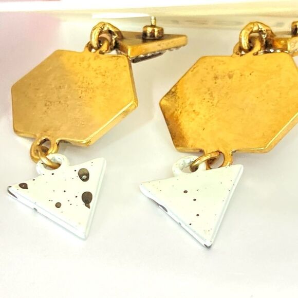Finesta Antique gold geometric dangle earrings - Picture 6 of 8